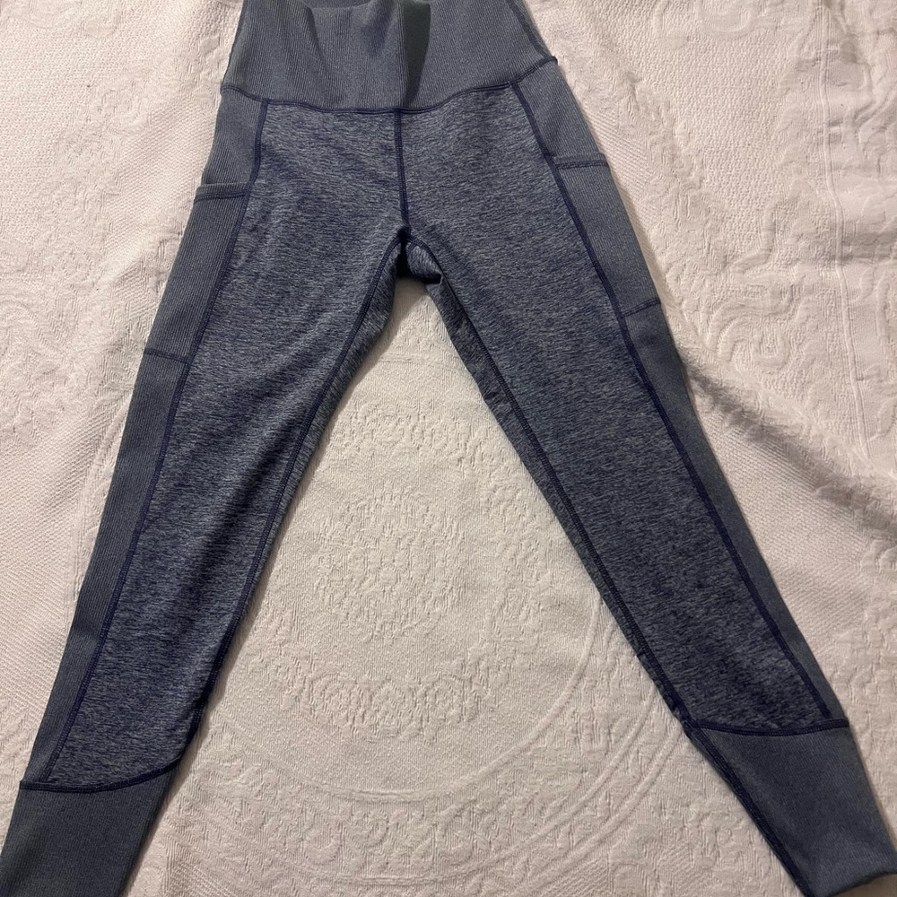 Offline By Aerie The Hugger Hi-rise Pocket Legging size Small Dark Blue /Gray